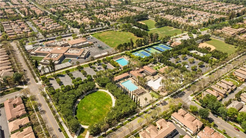 111 Chantilly, Irvine, California 92620