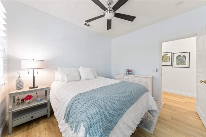 111 Chantilly, Irvine, California 92620