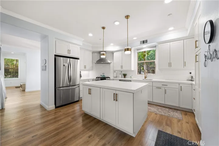 111 Chantilly, Irvine, California 92620