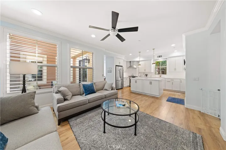 111 Chantilly, Irvine, California 92620