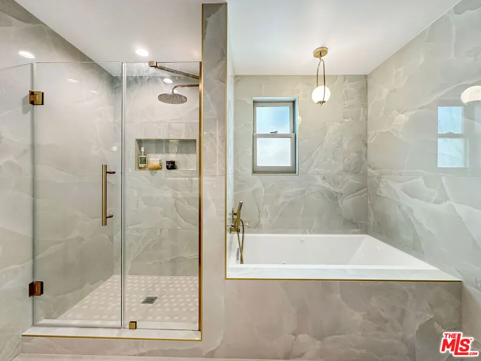 Primary Jetted bathtub