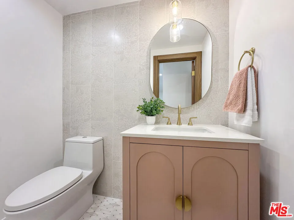 Guest Powder Room
