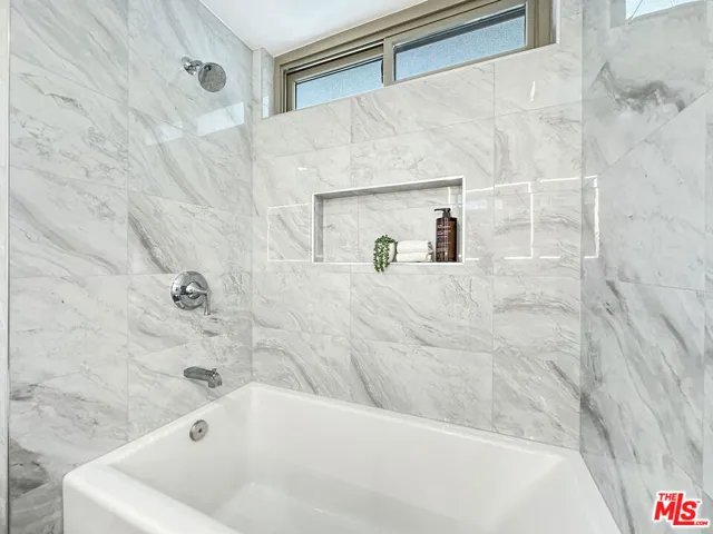 5810 S Halm Avenue, Los Angeles, California 90056