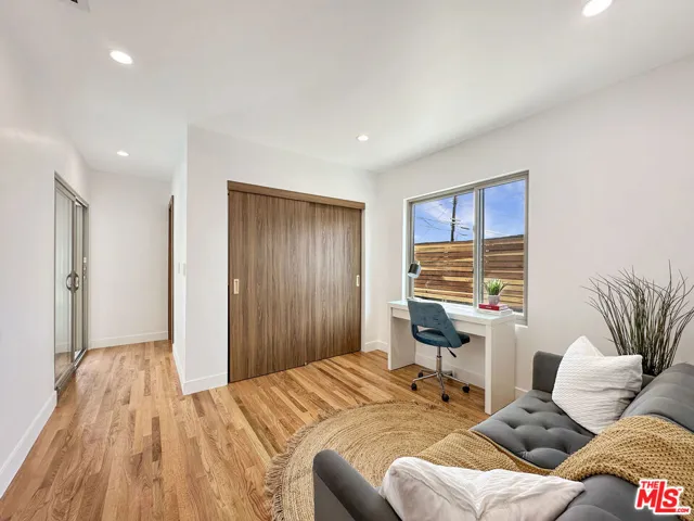 5810 S Halm Avenue, Los Angeles, California 90056