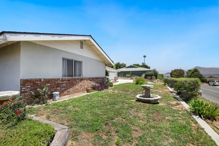 5485 Golden West Avenue, Jurupa Valley, California 92509
