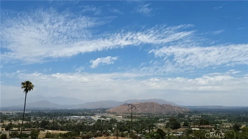 5485 Golden West Avenue, Jurupa Valley, California 92509