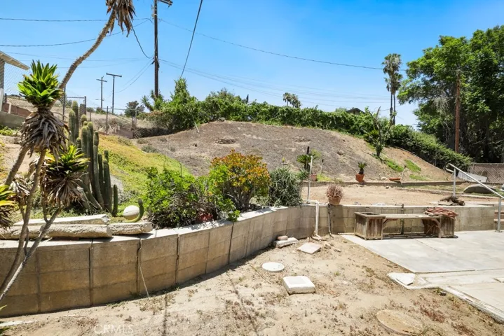 5485 Golden West Avenue, Jurupa Valley, California 92509