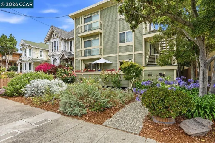 2115 Central 5, Alameda, California 94501-2841