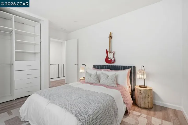 2115 Central 5, Alameda, California 94501-2841