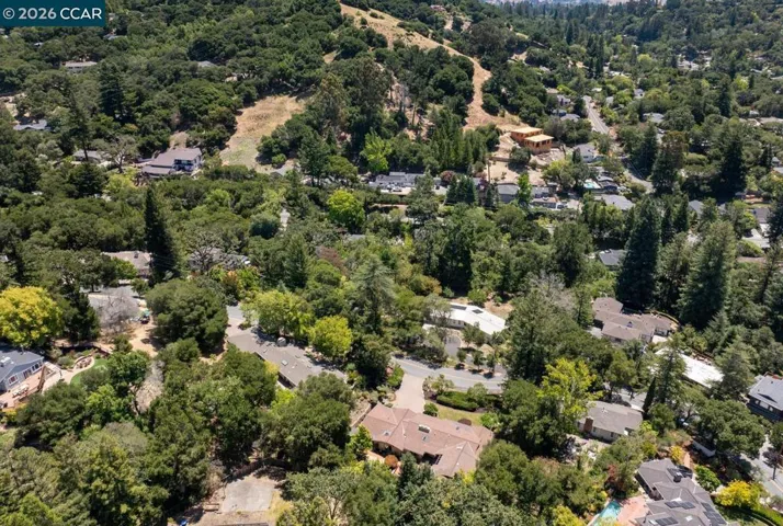 19 Valley Dr, Orinda, California 94563