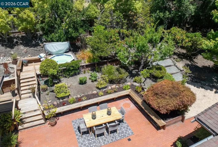 19 Valley Dr, Orinda, California 94563