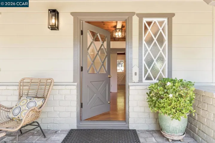 19 Valley Dr, Orinda, California 94563