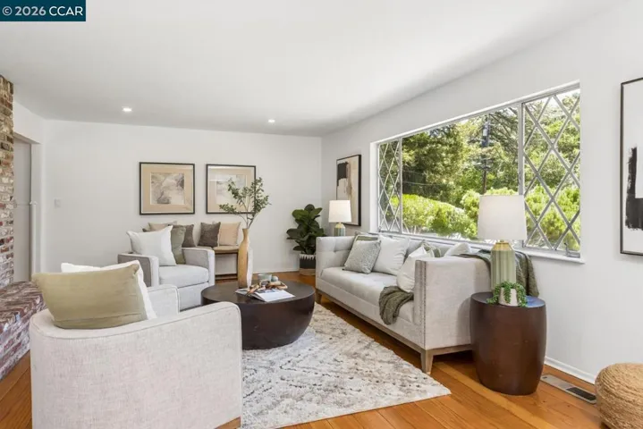 19 Valley Dr, Orinda, California 94563