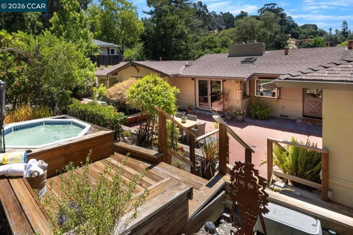 19 Valley Dr, Orinda, California 94563