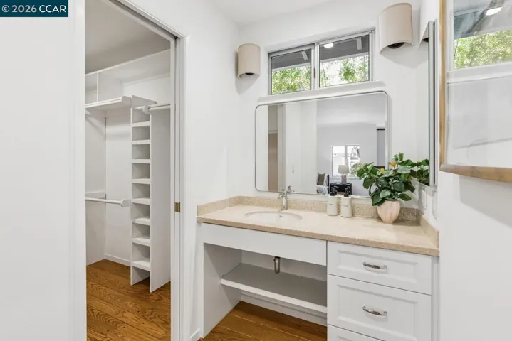 19 Valley Dr, Orinda, California 94563