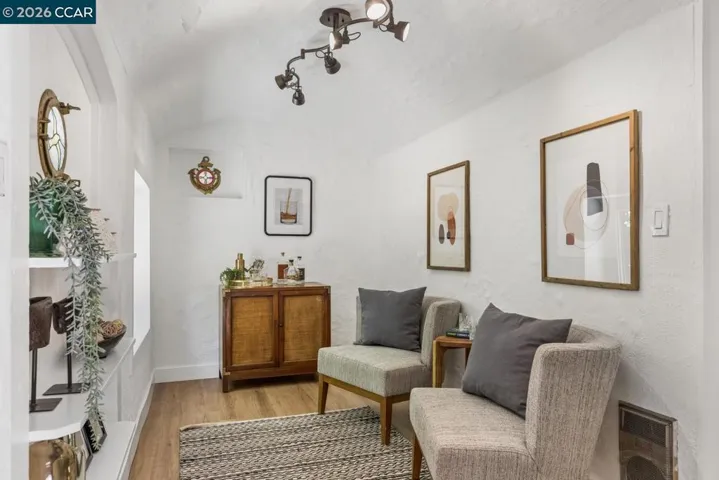19 Valley Dr, Orinda, California 94563