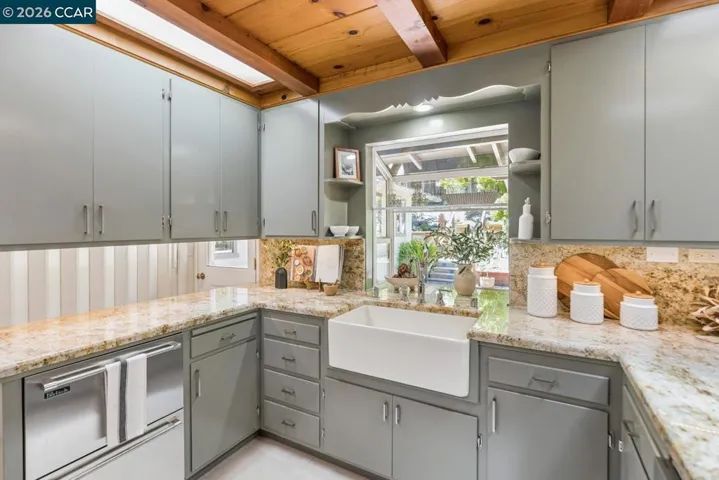 19 Valley Dr, Orinda, California 94563