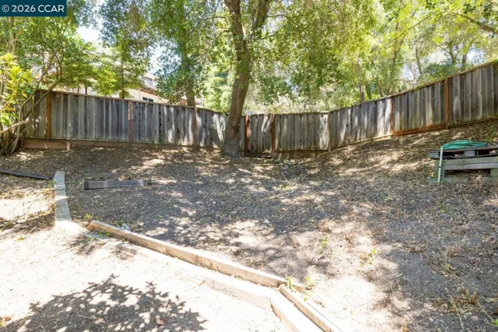 19 Valley Dr, Orinda, California 94563