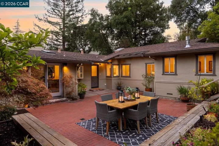 19 Valley Dr, Orinda, California 94563