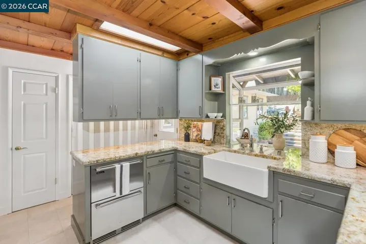 19 Valley Dr, Orinda, California 94563