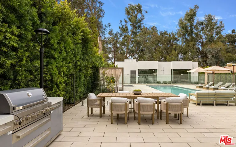 505 S Barrington Avenue 406, Los Angeles, California 90049