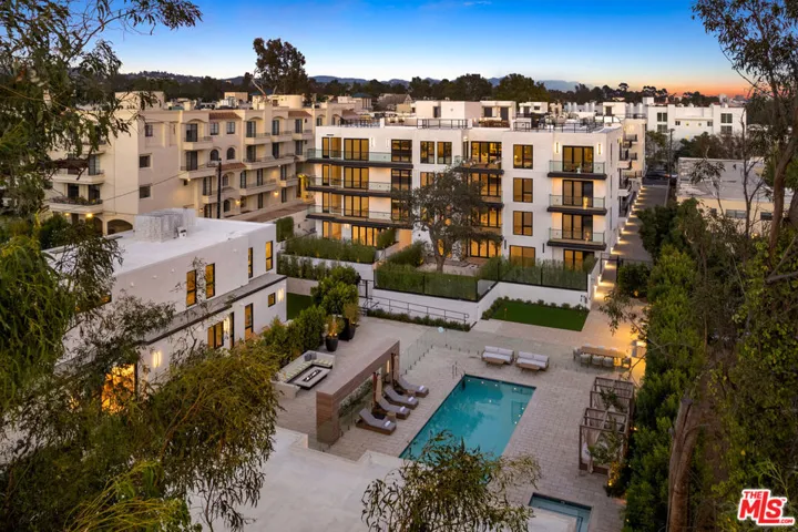 505 S Barrington Avenue 406, Los Angeles, California 90049