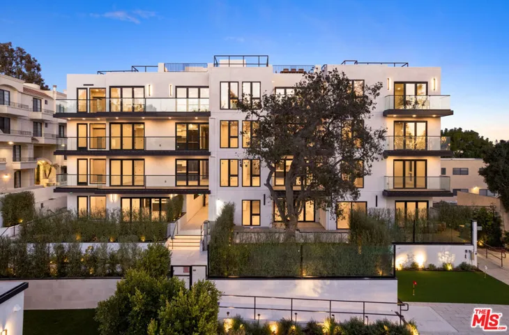 505 S Barrington Avenue 406, Los Angeles, California 90049