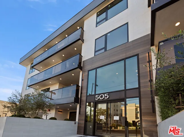 505 S Barrington Avenue 406, Los Angeles, California 90049