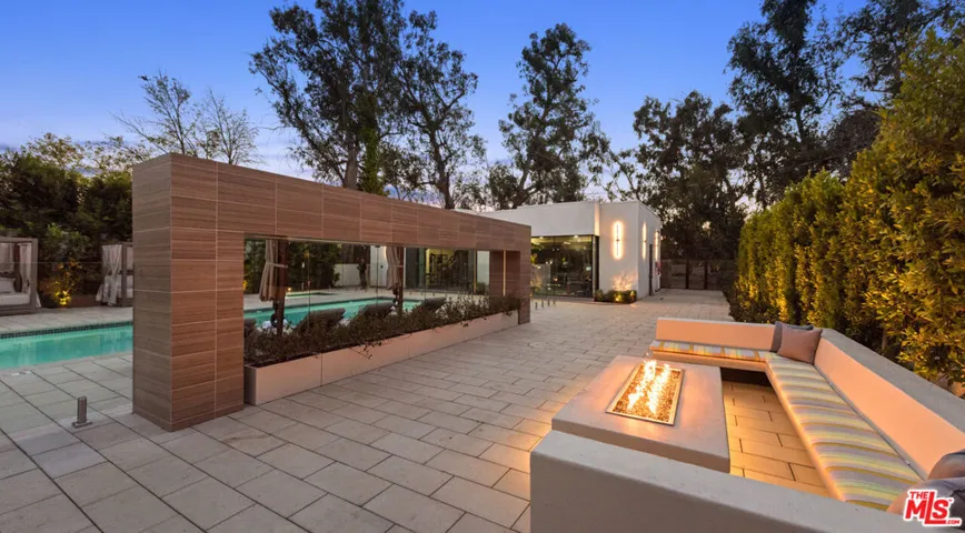 505 S Barrington Avenue 406, Los Angeles, California 90049