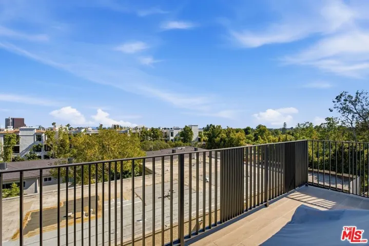 505 S Barrington Avenue 406, Los Angeles, California 90049