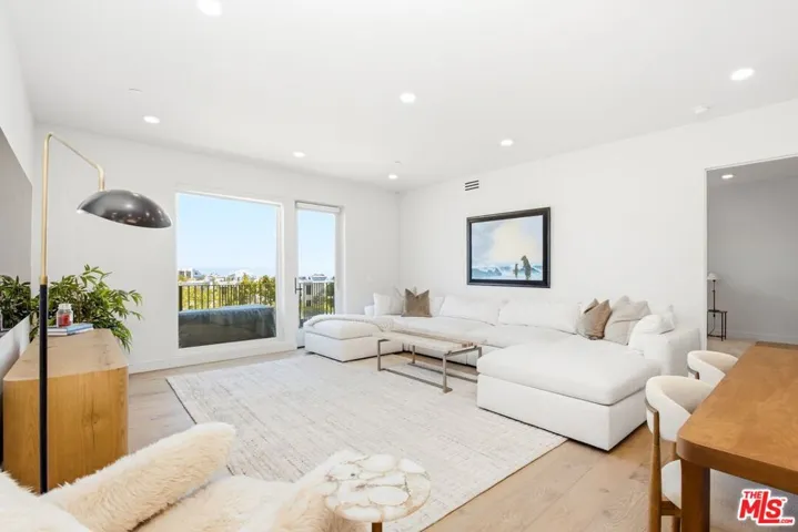 505 S Barrington Avenue 406, Los Angeles, California 90049