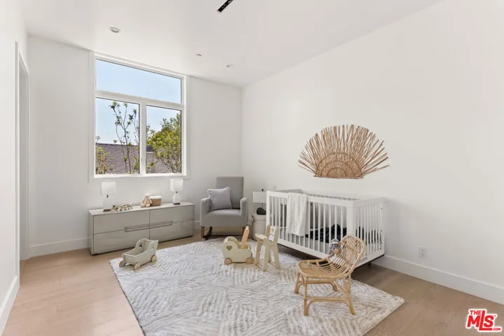 732 Indiana Avenue, Venice, California 90291