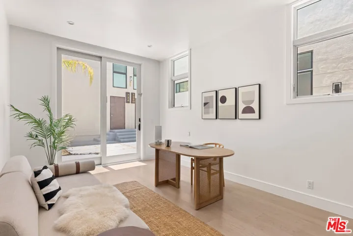 732 Indiana Avenue, Venice, California 90291