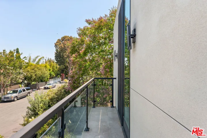 732 Indiana Avenue, Venice, California 90291