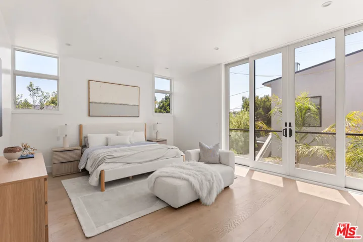 732 Indiana Avenue, Venice, California 90291