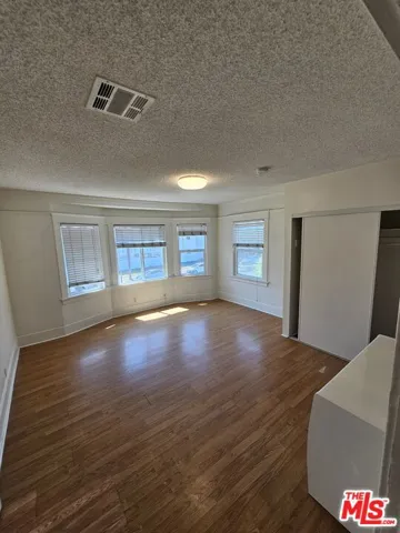 1822 S Oxford Avenue, Los Angeles, California 90006