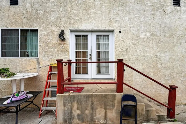 3 Bedroom & 1 Bath Unit