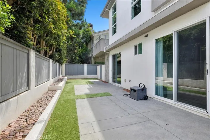 2415 Carnegie Lane C, Redondo Beach, California 90278