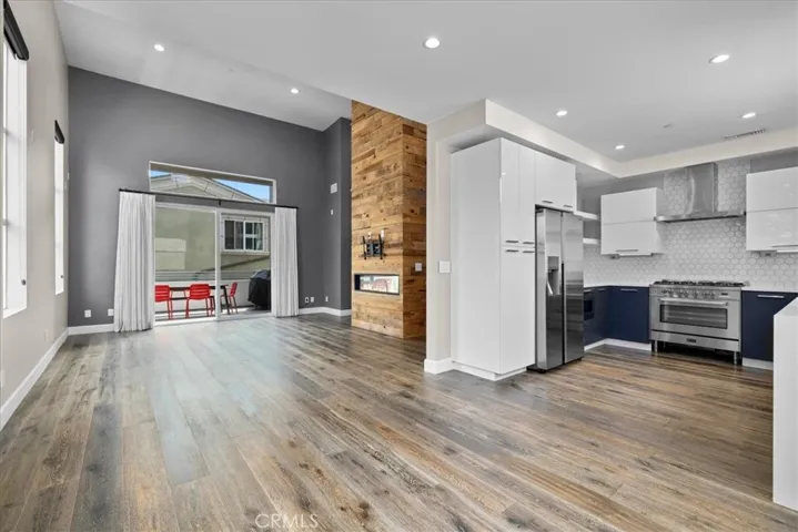 2415 Carnegie Lane C, Redondo Beach, California 90278