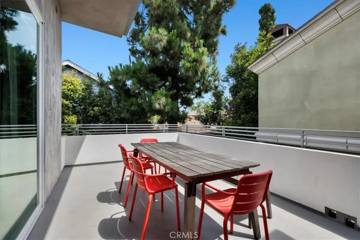 Great Deck Off of Living Rooom

