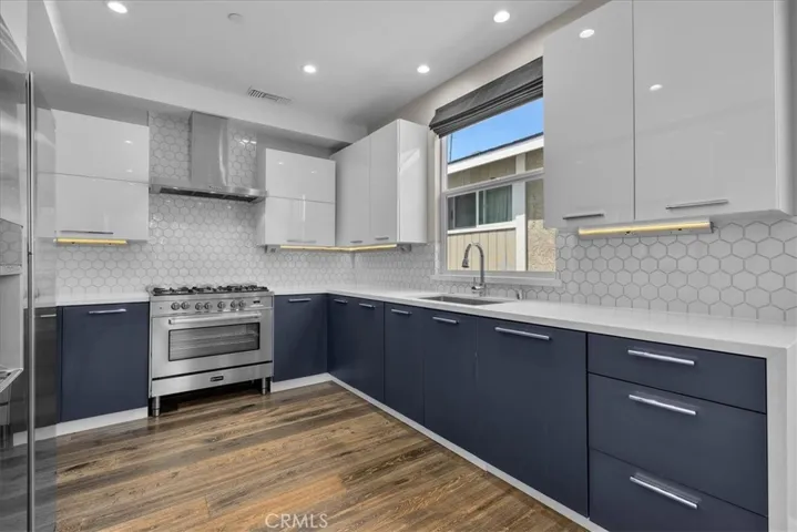 2415 Carnegie Lane C, Redondo Beach, California 90278