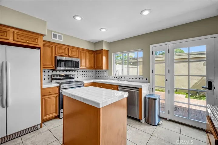 10462 Rio Grande Ct Court, Fountain Valley, California 92708
