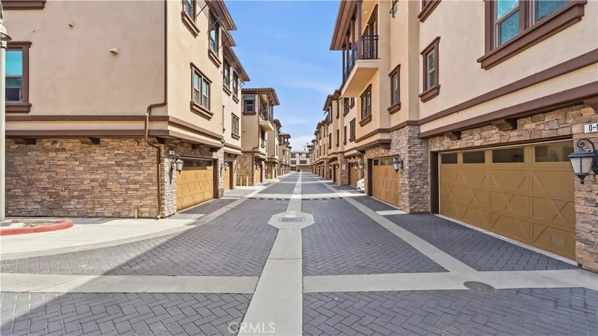 656 W Huntington O-1, Arcadia, California 91007