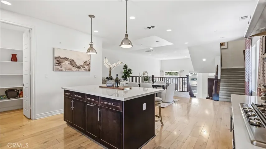 656 W Huntington O-1, Arcadia, California 91007
