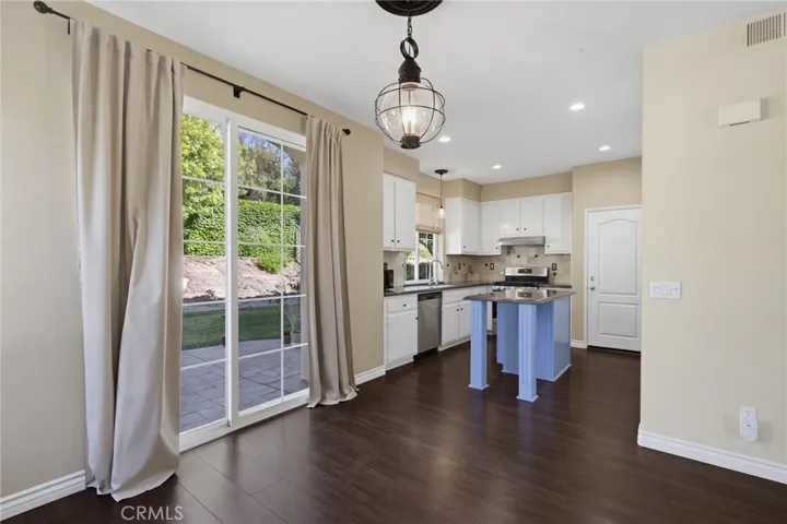 28148 Cabrillo Lane, Valencia, California 91354