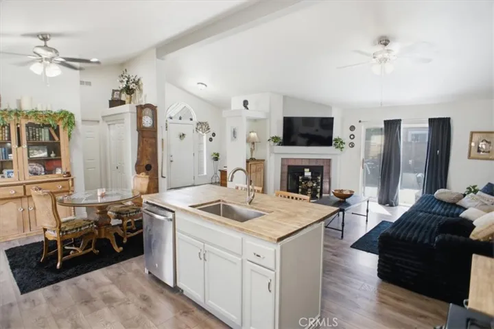 20147 Edgewater Drive, Canyon Country, California 91351