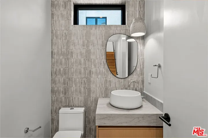 428 Arnaz Drive, Los Angeles, California 90048