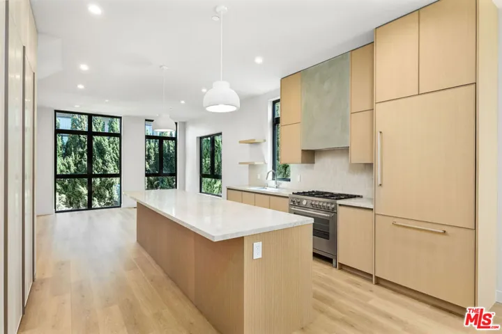 428 Arnaz Drive, Los Angeles, California 90048