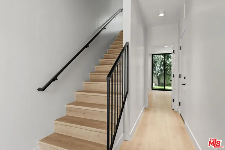 428 Arnaz Drive, Los Angeles, California 90048