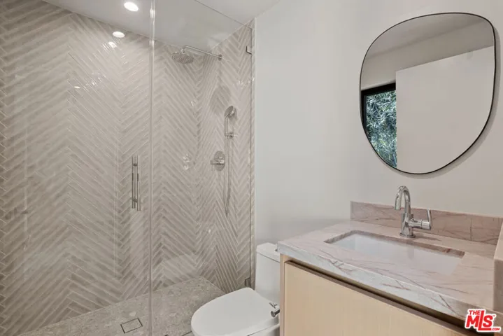 428 Arnaz Drive, Los Angeles, California 90048